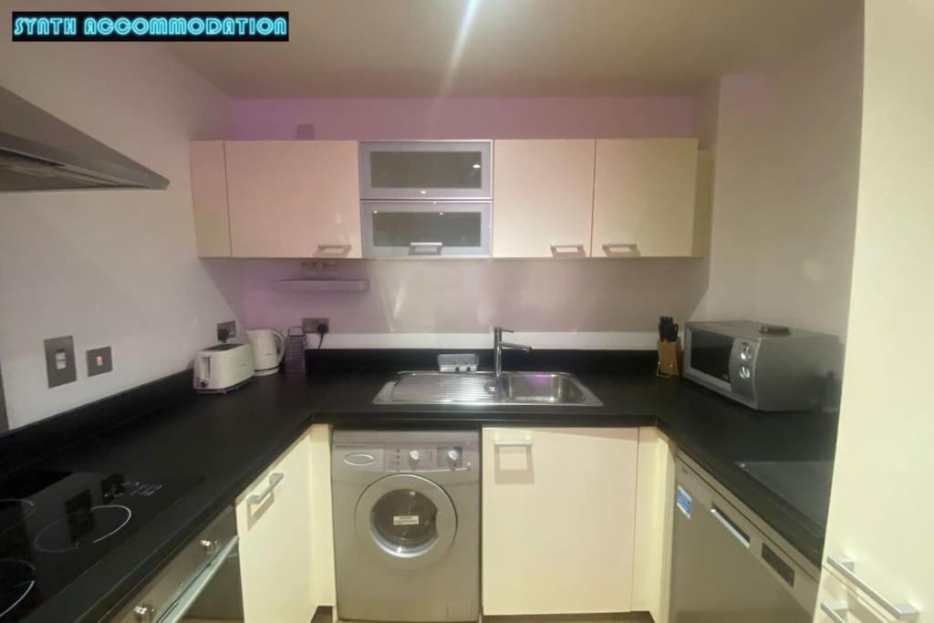 New Unique 2bedroom In Canary Wharf Londra